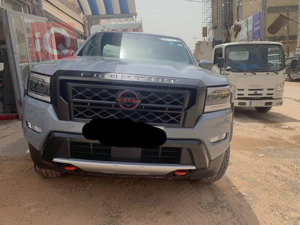 نیسان فرۆنتیر